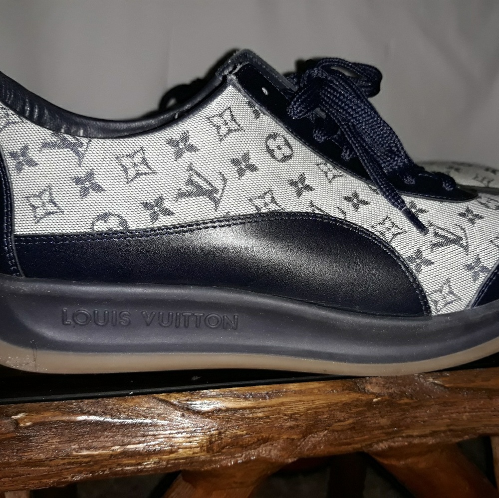 Louis Vuitton purse and tennis shoe - Picture 2 of 4